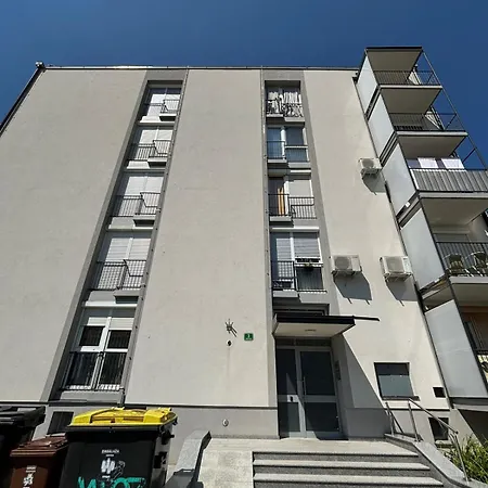 Trendy Candy Apartment *